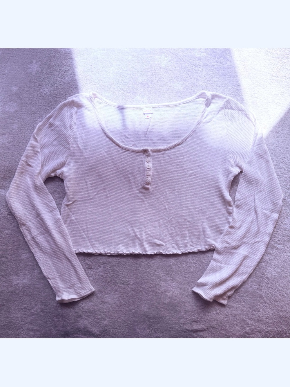 Colsie White Long-Sleeve Henley Crop Top